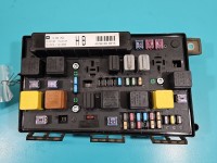 Skrzynka bezpieczników Opel Astra III H 13206754