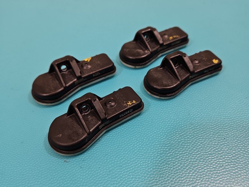 Czujnik ciśnienia opon Renault Clio IV 12-20 407009322R TPMS Czujnik ciśnienia opon Renault Clio IV 12-20 407009322R TPMS