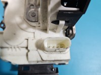 Zamek przód lewy A1667200135 MERCEDES W176 EUROPA Mercedes, 4pin