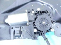 Podnośnik przód prawy SZYBY WINDA Audi A8 D2 Producent części: Audi, Europejska 4A0837398B 4d sedan