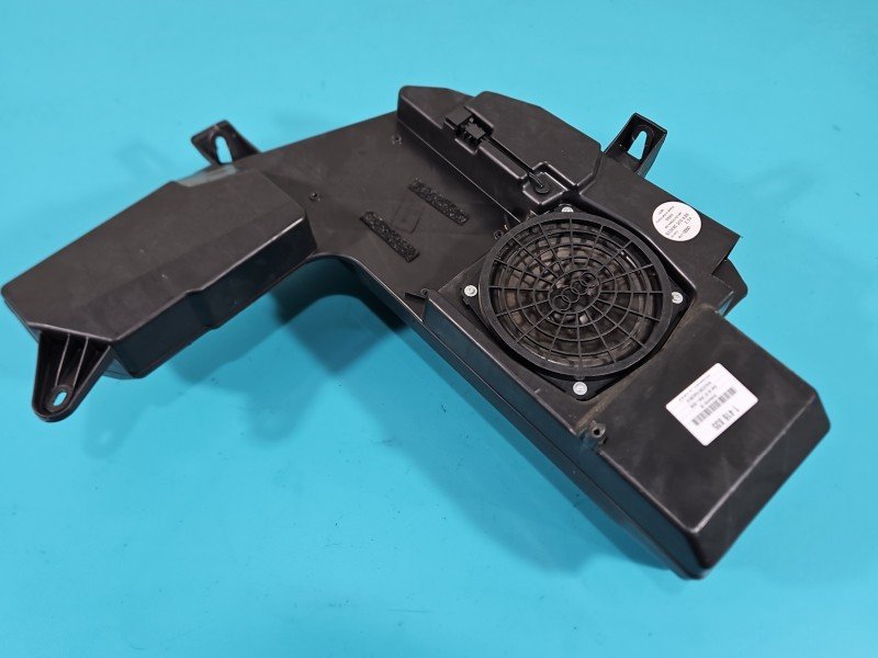 Subwoofer Audi A4 B7 1.8 T (BFB) Subwoofer Audi A4 B7 1.8 T (BFB)