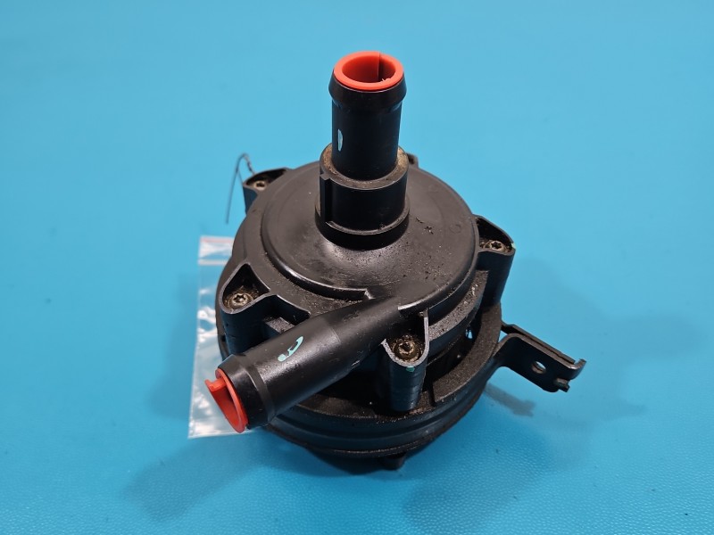 Pompka obiegu wody pompa Opel Insignia B 2.0 cdti 39186215