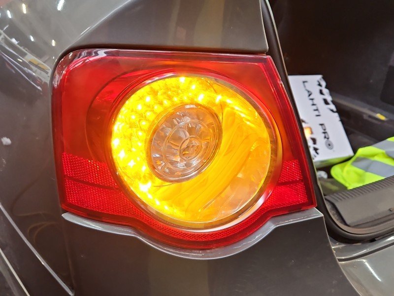 Lampa tył lewa Vw Passat B6 sedan