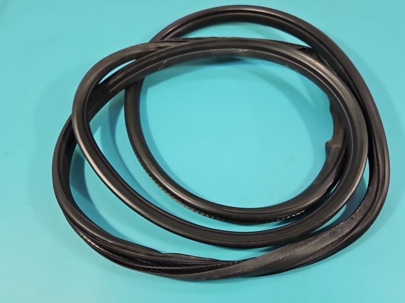 Uszczelka drzwi przód prawa Bmw X3 e83