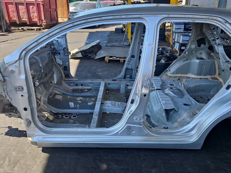 Próg lewy SŁUPEK ŚRODKOWY B Toyota Aygo II 14-22 HB 5d srebrny 1E7/FB21