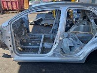 Próg lewy SŁUPEK ŚRODKOWY B Toyota Aygo II 14-22 HB 5d srebrny 1E7/FB21