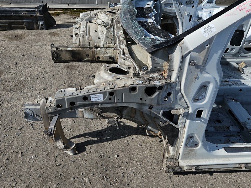 Podłużnica lewa fartuch ćwiartka Mercedes W246 Podłużnica lewa fartuch ćwiartka Mercedes W246