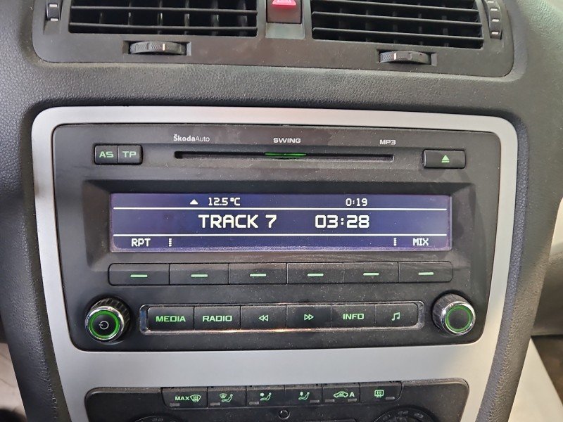 Radio fabryczne Skoda Octavia II 1Z0035161G radioodtwarzacz