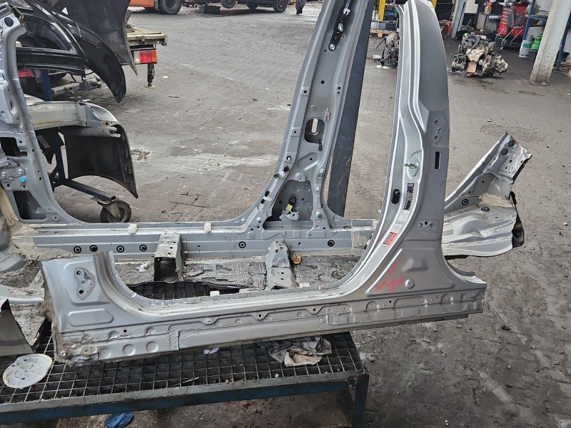 Słupek lewy Toyota Corolla E21 19- 1.6 16V Słupek lewy Toyota Corolla E21 19- 1.6 16V