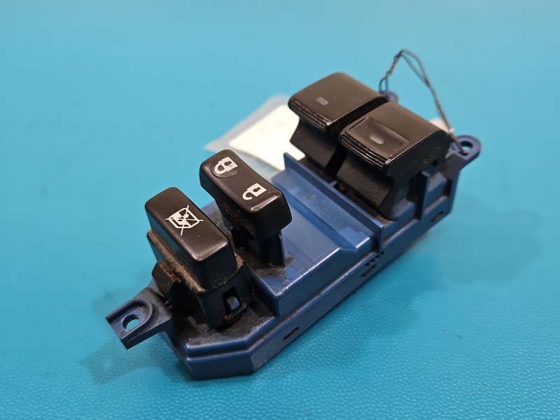 Przełącznik szyb Toyota Avensis III T27 EU 84040-05010