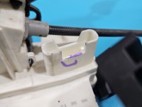 Zamek tył lewy 1697302135 Mercedes ML W164 Mercedes, Uszkodzone zapięcie wtyczki. 4pin