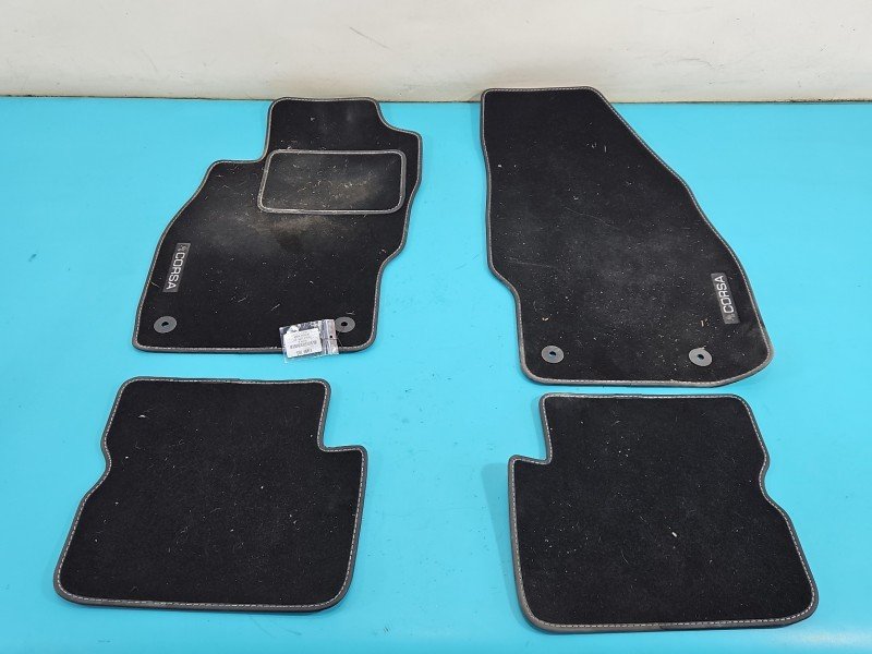 Dywaniki komplet Opel Corsa D