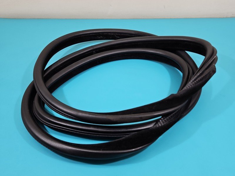 Uszczelka drzwi przód prawa BMW X5 F15 Uszczelka drzwi przód prawa BMW X5 F15