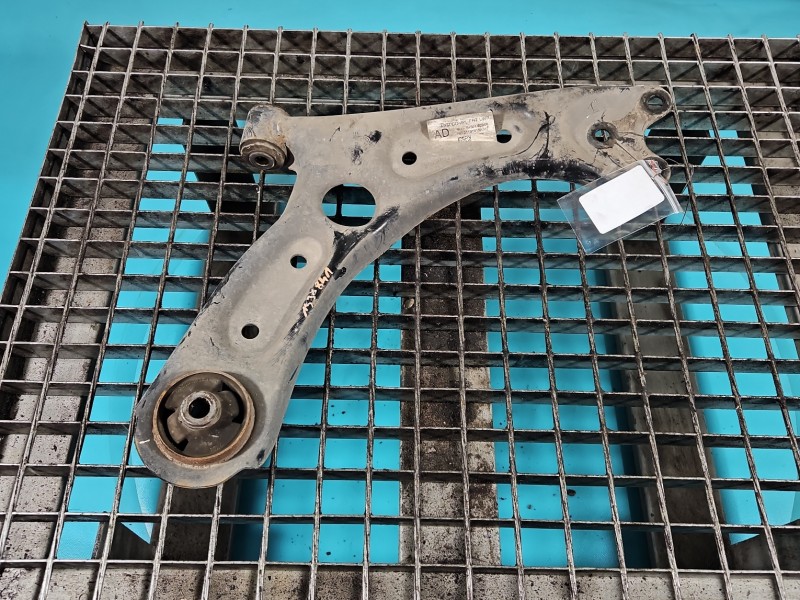 Wahacz przód prawy Hyundai Elantra VI 15-20 przedni