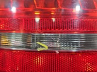 Lampa tył lewa AUDI A4 B8 kombi KOMBI AVANT pęknięty klosz Z LISTWĄ ŻARÓWKOWĄ EUROPA