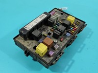 Skrzynka bezpieczników Opel Astra III H 13206751