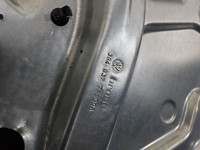 Podnośnik przód lewy Skoda Superb I 3B1837461 4d sedan