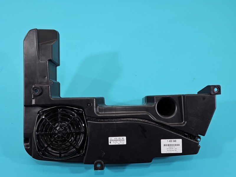 Subwoofer AUDI A4 B8 2.0 TFSI Subwoofer AUDI A4 B8 2.0 TFSI