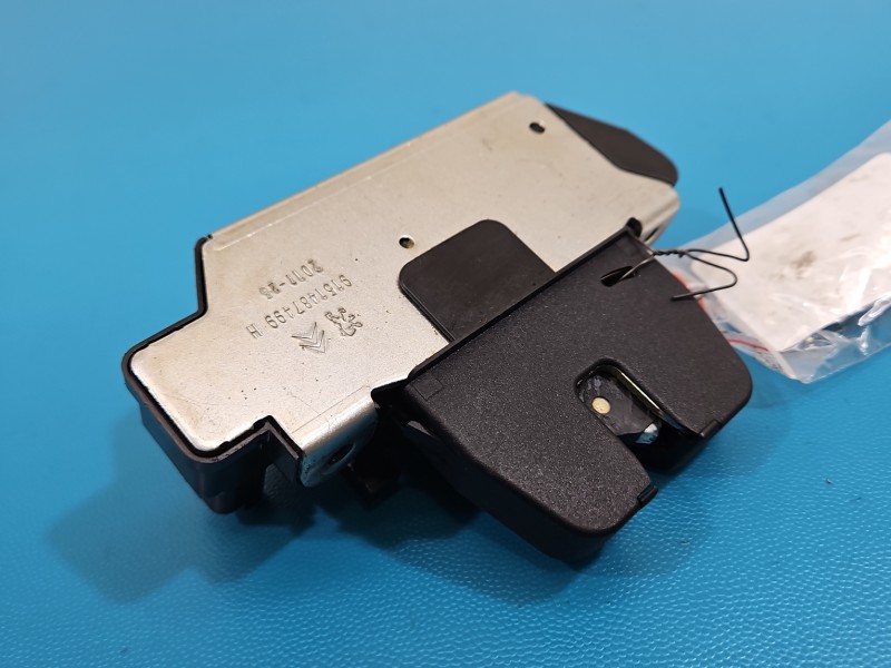 Zamek klapy tył 9151487499H Peugeot 301 sedan 3pin