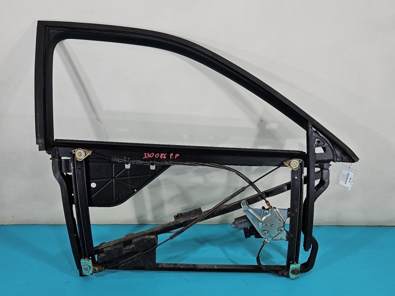 Podnośnik przód prawy Audi A3 8L 3d HB