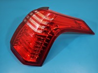 Lampa tył prawa Peugeot, Uszkodzone jedno mocowanie trzymający wkład. Brak nr Peugeot 5008 HB