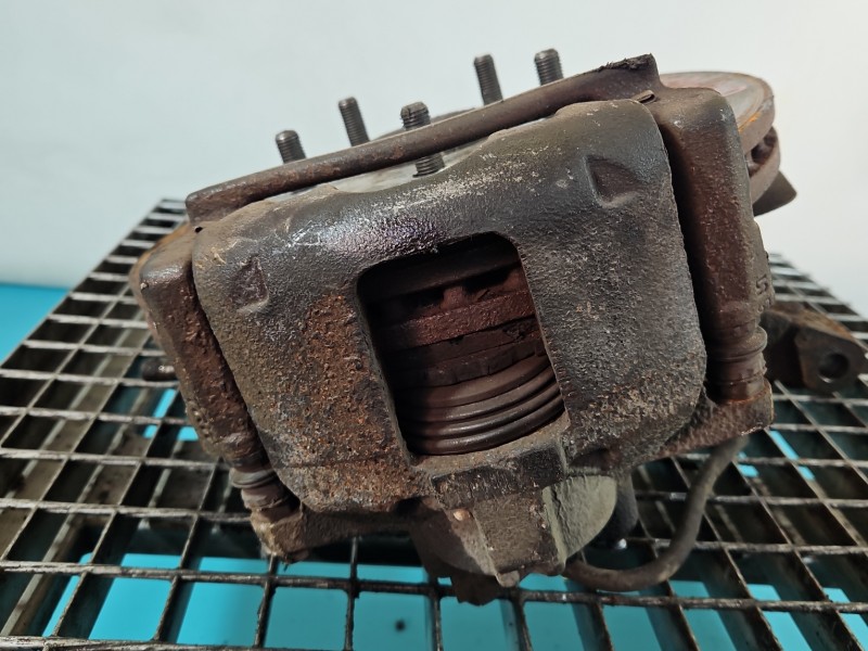 Zacisk przód prawy Dodge Journey 2.0 CRD