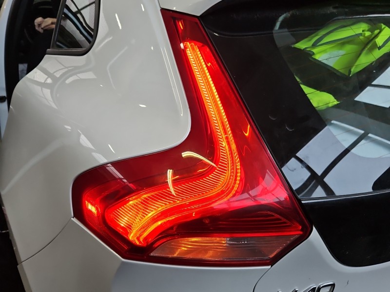 Lampa tył lewa Volvo V40 II 12- HB Producent części: Volvo EUROPA