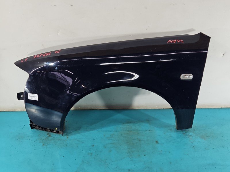 Błotnik przód lewy Audi A6 C5 granatowy LY5K