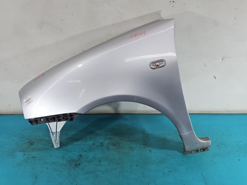 Błotnik przód lewy Seat Arosa srebrny L57N