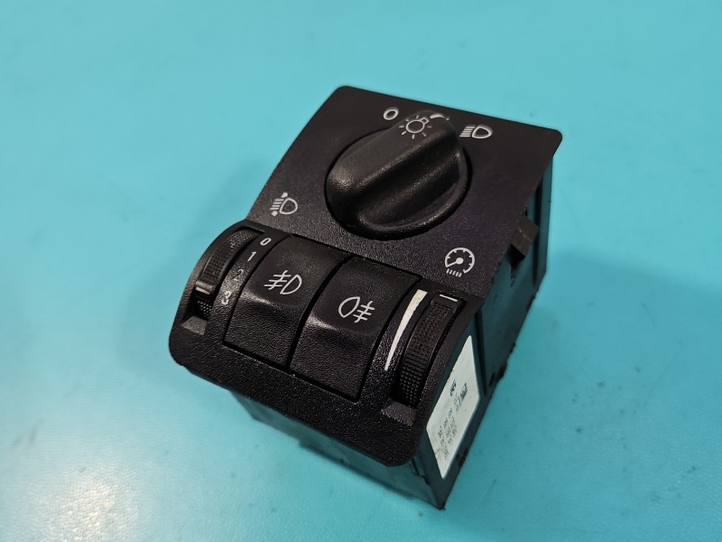 Przełącznik włącznik świateł Opel Zafira A 09133249