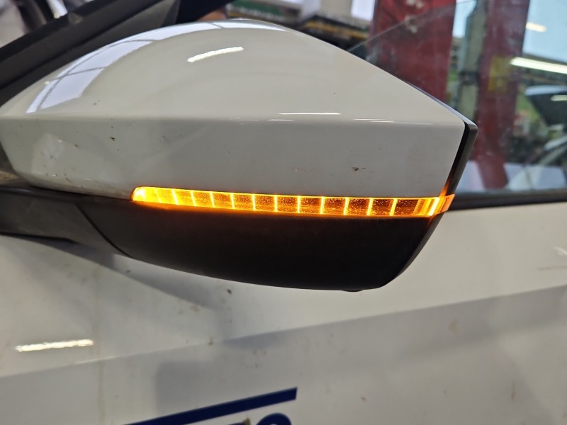 Lusterko lewe pin Skoda Kamiq HB 5d kolor biały LF9E europa