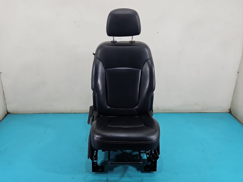 Fotel prawy przód pasażera Fiat Freemont 5d EUROPA