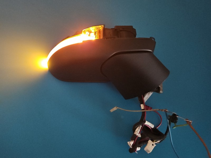 Lusterko prawe Mercedes CLA C118 X118 biały 149 europa