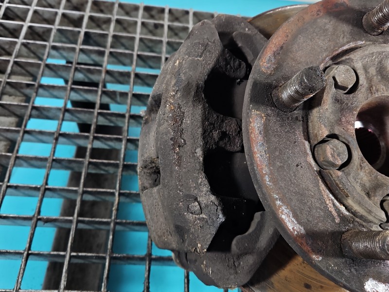 Zacisk przód lewy Renault Master II 2.8 td