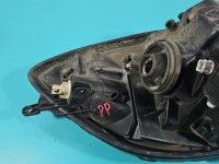 Reflektor prawy lampa przód Toyota Yaris II EUROPA