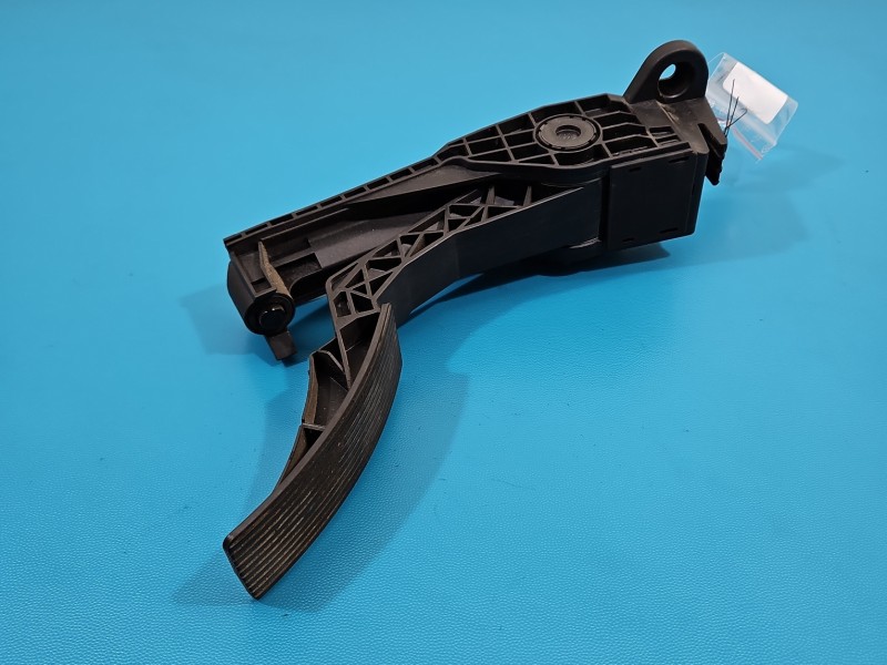 Pedał gazu potencjometr Mercedes ML W164 A1643000004 3.0 cdi