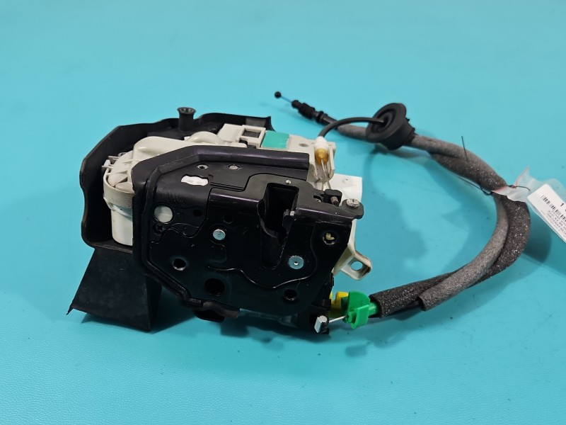 Zamek przód lewy 8W1837349A Audi A4 B9 EUROPA Producent części: Audi, 6pin