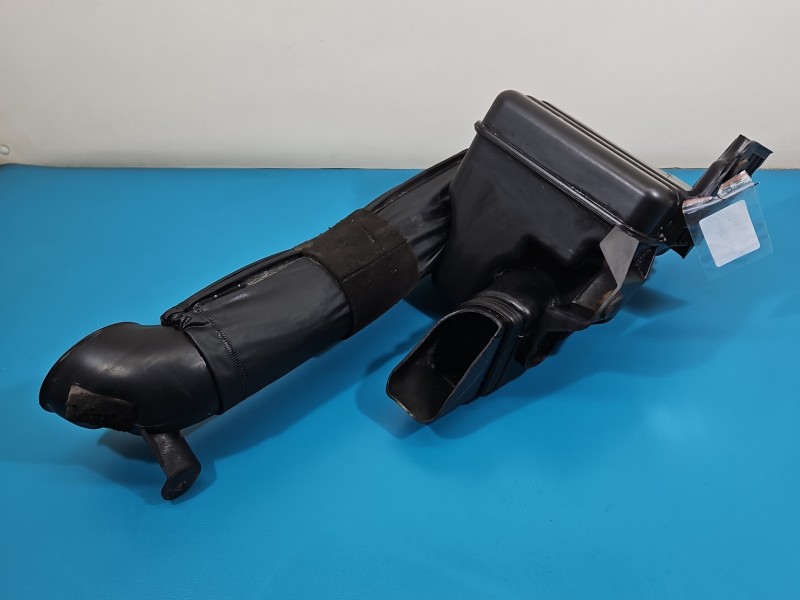 RURA OBUDOWA Rezonator Kia Carnival II 05-14 2.9 crdi