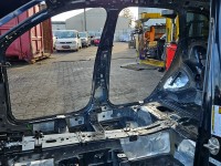 Próg prawy SŁUPEK ŚRODKOWY B AUDI Q7 II 4M HB 5d LC5M