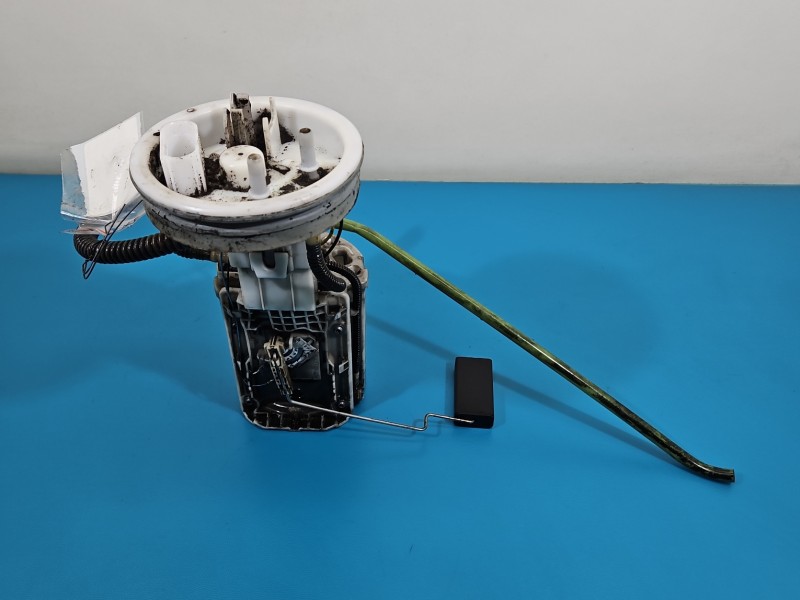 pompka Pompa paliwa Audi A4 B6 1.9 tdi 8E0919050 Producent części: Audi, 4 PIN