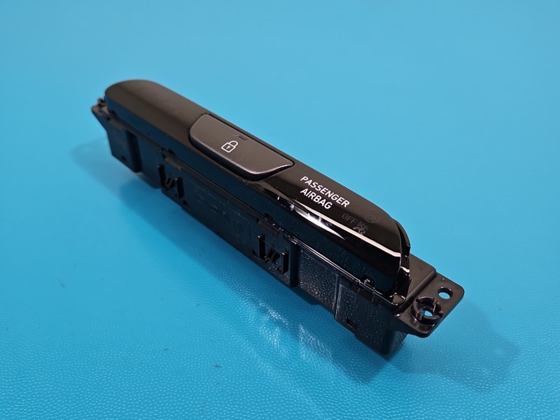 Przełącznik Hyundai, zamka, poduszek pasażera Hyundai I30 III 16- 93770G4AA0