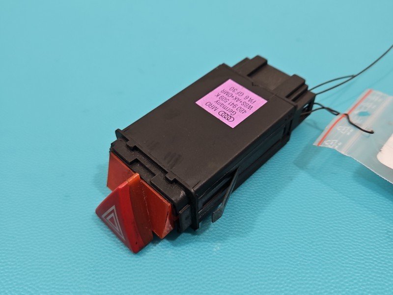 Przełącznik świateł awaryjnych Audi A6 C5 4B0941509K Przełącznik świateł awaryjnych Audi A6 C5 4B0941509K