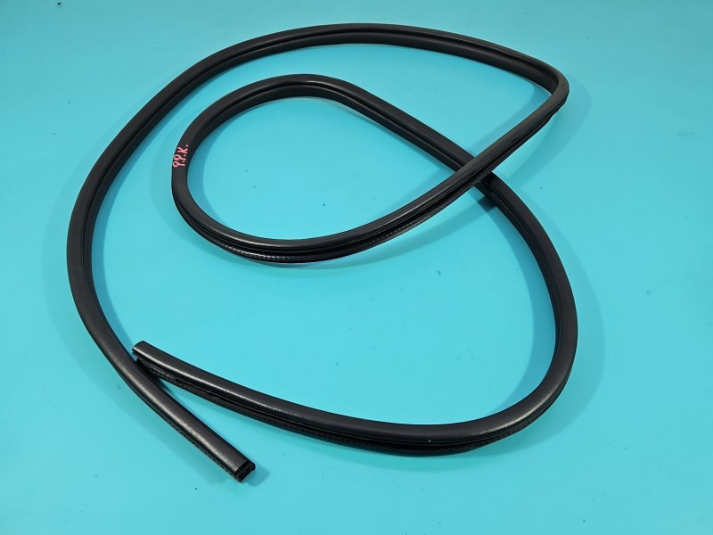 Uszczelka drzwi przód prawa Mitsubishi Outlander III 12-22