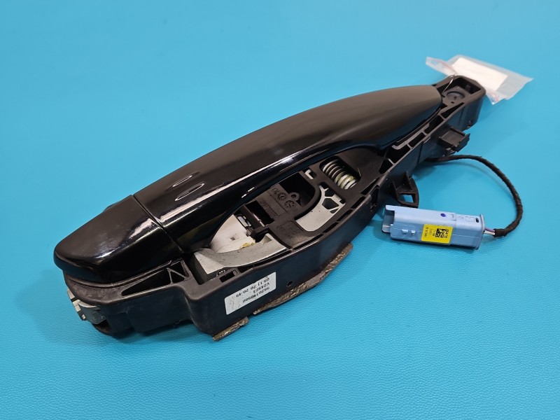 Klamka przód prawa zewnętrzna Peugeot 3008 II 9686433680