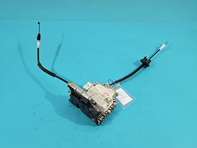Zamek tył lewy 8K0839015C AUDI A4 B8 Zamek tył lewy 8K0839015C AUDI A4 B8