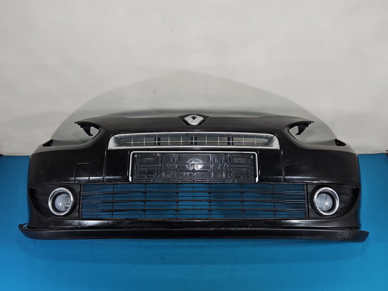 Zderzak przód przedni Renault Fluence NV676