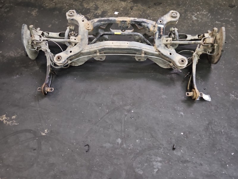 Tylna belka oś tył Fiat Freemont 2.0 JTD (939B5000)