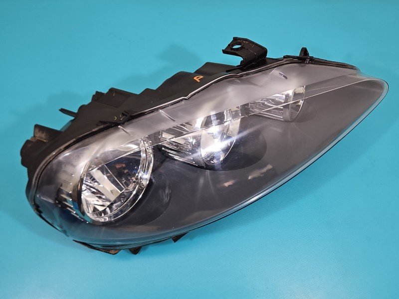 Reflektor prawy lampa przód Alfa romeo 147 EUROPA
