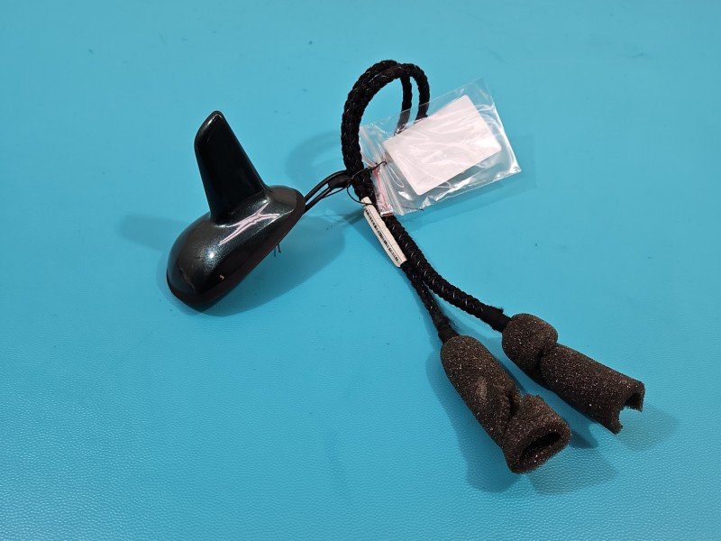 Antena Mercedes W212 2118208475