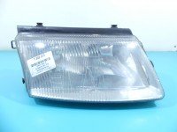 Reflektor prawy lampa przód Vw Passat B5 EUROPA